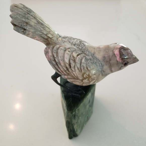 Carved Bird Sculpture W/ Garnet Eyes, Vintage Marble - Picture 9 of 14